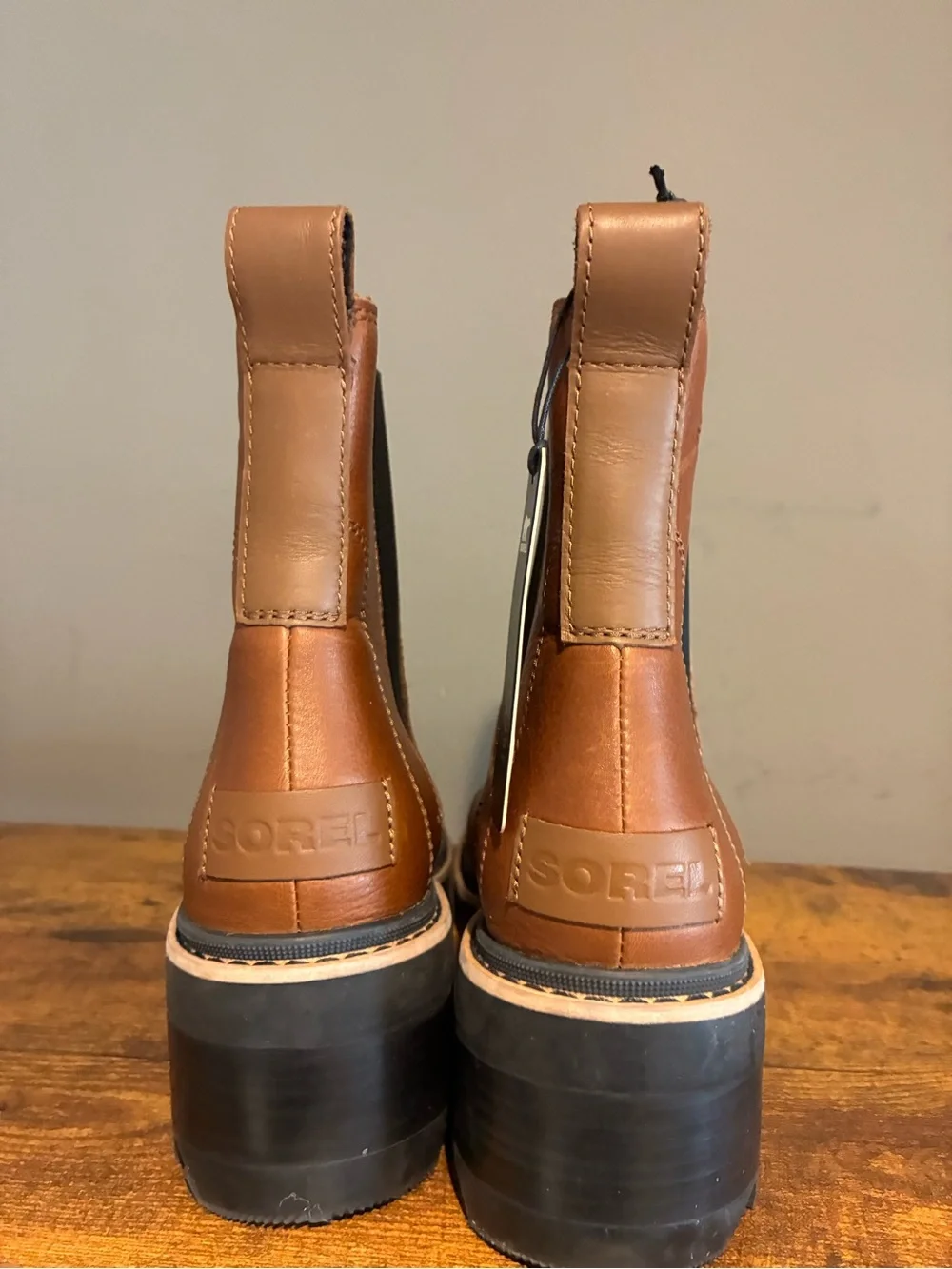 SOREL Joan Now Chelsea Boots Women’s Brown Leather Waterproof Lug Sole Sz 10